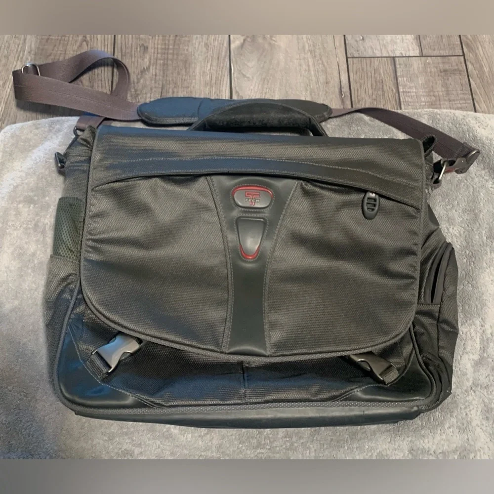 TUMI 5506GRH Black Tech Messenger Laptop Bag Briefcase